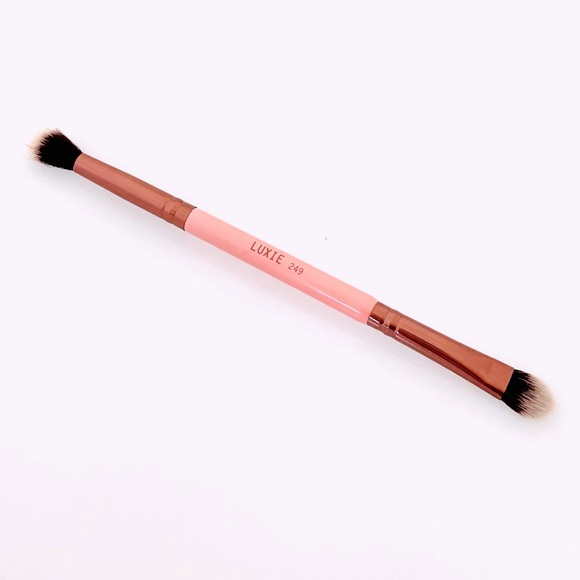 Luxie Beauty Other - LUXIE Beauty 249 Blending and Shading Eye Brush Makeup Brush